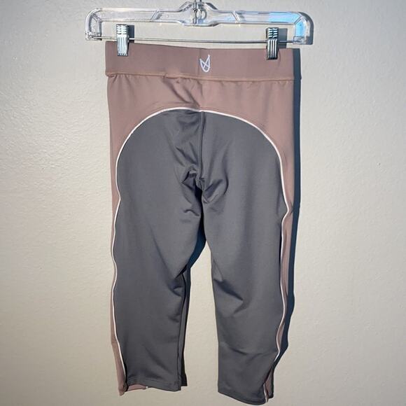NWT Minkpink pale pink and gray crop leggings XS - Picture 6 of 12
